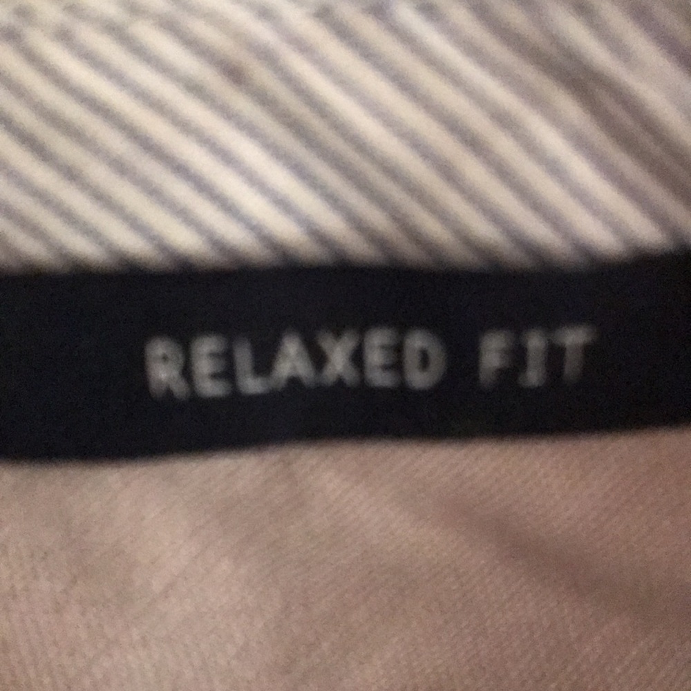 GAP Tailored Khaki Pants, relaxed fit - Picture 3 of 7